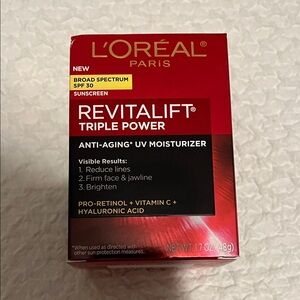 NWT L’Oréal Revitalift Triple Power Moisturizer